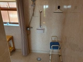 Cottage 3 Wetroom Shower